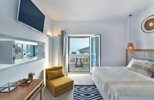 Private Luxury Scarlet beachfront villa, Molos, Paros - Photo 41