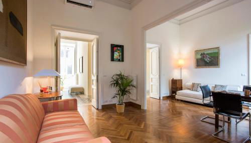 Flat Three - Photo 2