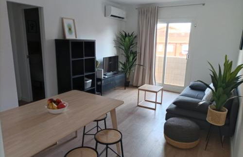 COOL! 5' to metro. 15' to Center/beach by metro. - Photo 8