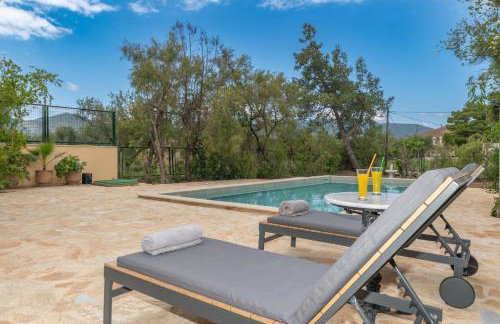 Yiolanda Pool Villa by "Elite" - Foto 1