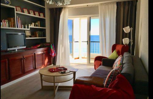 Apartment with Terrace and Sea View - Photo 10