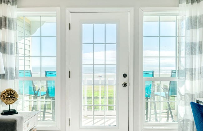 Seaside and Breezy Condo at the Victorian - Foto 13