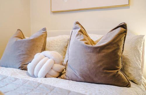 Cosy 3-Bed, Sleeps 5, Free Parking, Long and Short Stays - Photo 31