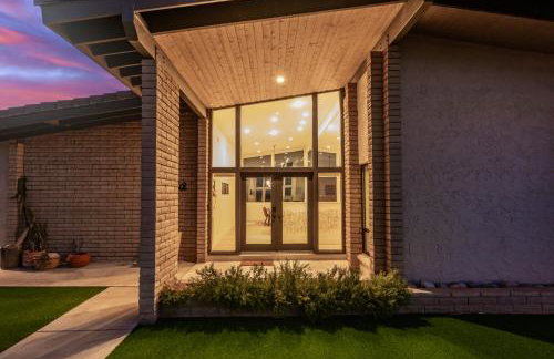 3BR Retreat with Heated Pool, BBQ and Mountain Views - Foto 61