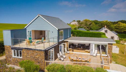 Cornwall Holiday Home with Hot Tub & Sea views - Foto 1
