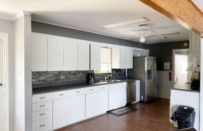 Beautiful Kayewood Waterfront Retreat - Photo 5