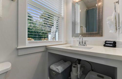 Coastal Cabana Studio - Close to beach and Mississippi City - Photo 6