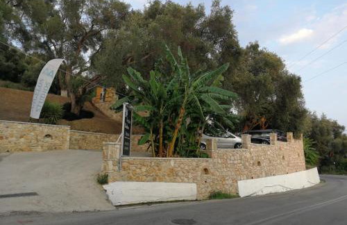 Angelos Studios - Photo 14