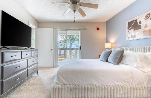 Landing Stunning 2BD Tennis Court Gym - Photo 38