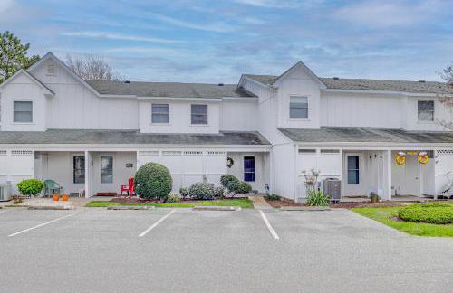 Porch and Water Views Getaway in Mallard Lakes - Foto 4