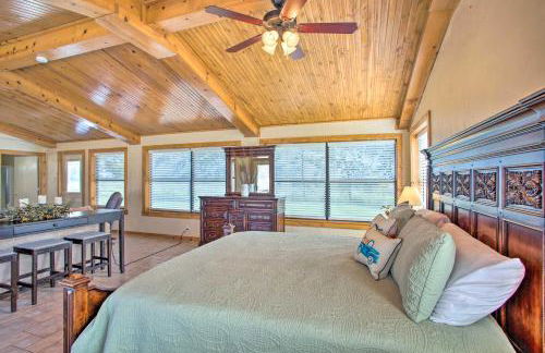 Pet-Friendly Efficiency Cottage with Pool! - Foto 15