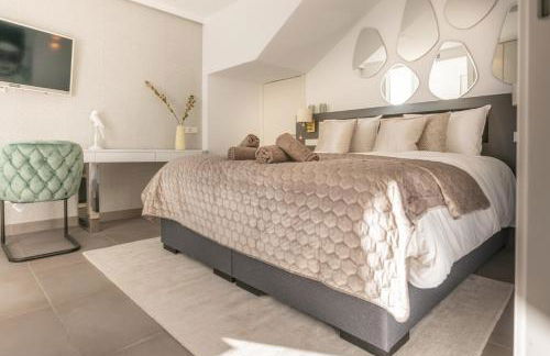 Modern Oasis: 4 Bedroom Villa in Ibiza City, 1263 - Foto 33