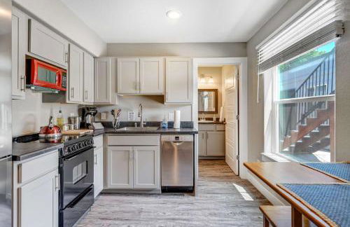 Vermijo Nook Walk to OCC Downtown w Fire Pit - Foto 10