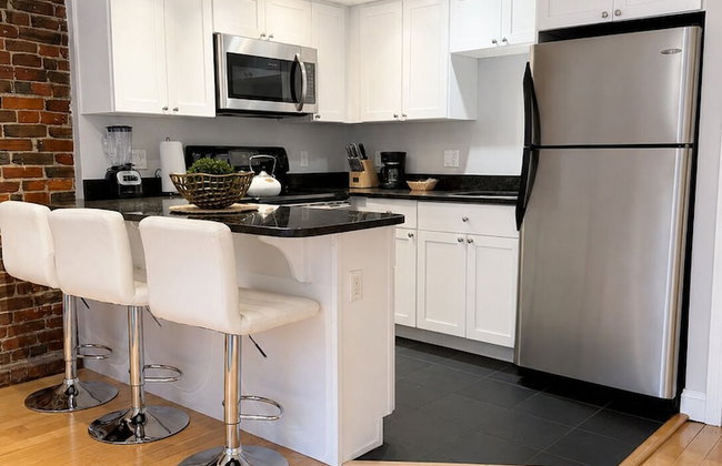 Maverick Suites at 402 Columbus Ave - Foto 53