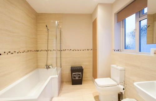 Luxury 2 Bedroom Apartment in Peaceful Location - Foto 27