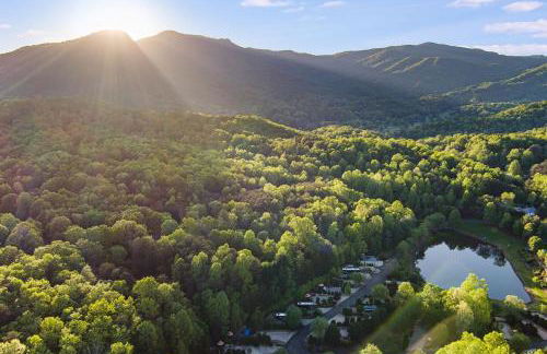 Lake Lure Oasis in the Woods w/ Hot Tub & More! - Foto 33