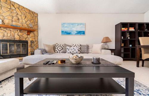 Beach Retreat with Backyard Flair and Yard Games - Foto 10