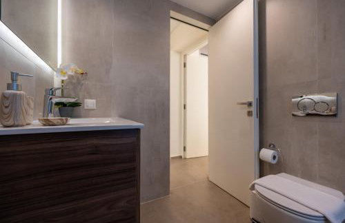 Sun and Sea Apartment - Beachfront, 2 Bedrooms with Sea View & Garden - Photo 31