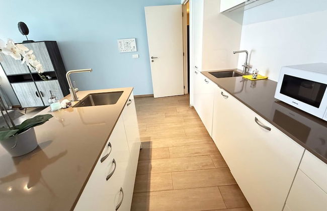 Spacious 3BR 2/5 BA Near Diamond District by Oneluxstay - Foto 36