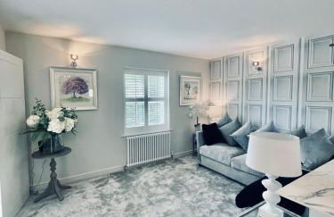 Cotswold Chic Retreats "Cloud Nine" Central Chipping Campden-Parking-Garden - Photo 11