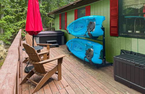 River Access Cabin w Hot Tub Kayaks WiFi Grill - Photo 3