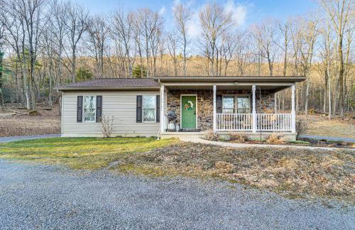 Hike, Fish and Unwind Home with Fire Pit in Woodward! - Foto 1