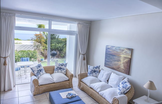 Bay Reflections - Luxury Serviced Apartments - Photo 18