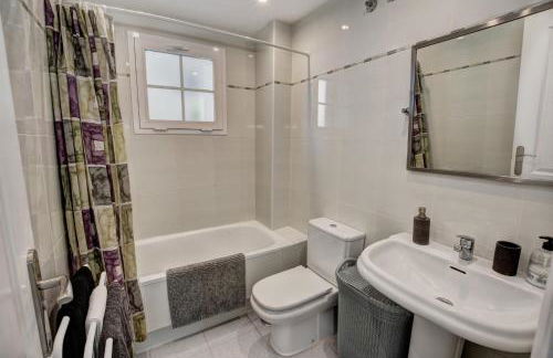 TIMON II, Luxury 3 bedroom Beachside Apartment - Foto 15