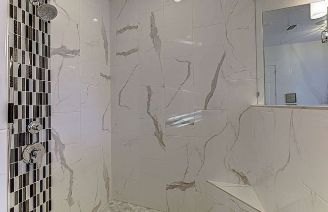 Immaculate Waterfront Home for 16 w/ Private Dock! - Foto 28