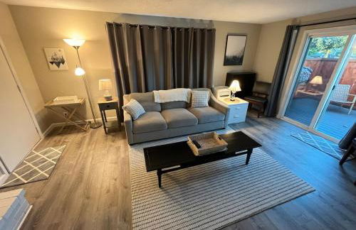 Relaxing Ducks Hang Out Haven 2 bed 1 bath and BBQ - Foto 1