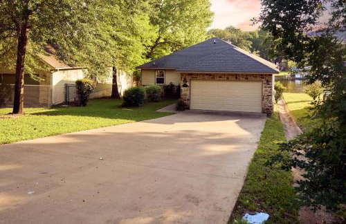 Cozy Lakehouse + Boat Access - Foto 13