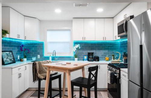 East Austin Bungalow w BBQ Firepit Fun Yard - Foto 3