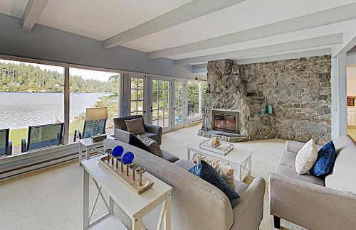 Grandpa's Lake House - Foto 1