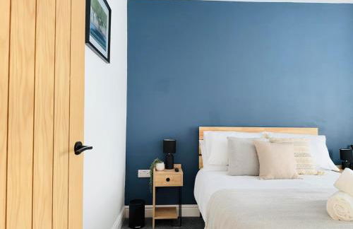 Comfy 4 Bed Home - Port Talbot - Perfect for Contractors & Families - Foto 4