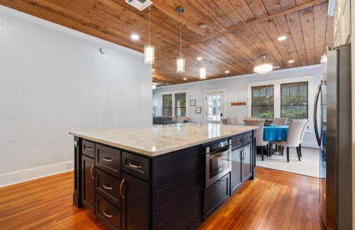 Cottage at Kempner Park Pet-Friendly Modern Home w Backyard - Foto 9