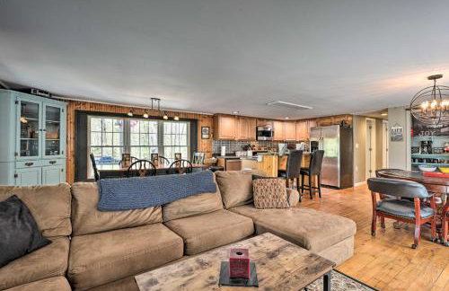 Cozy Cabin with Sunroom and Cacapon River Access! - Foto 5