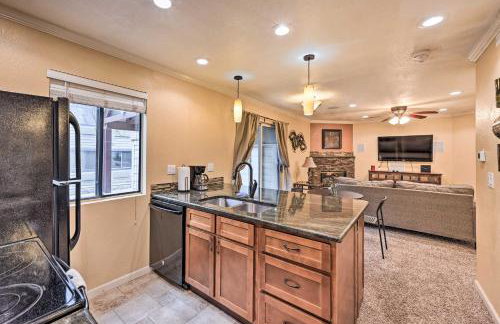 Condo with Patio and Pool Access in Greenwood Village! - Foto 9