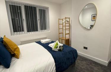 Spacious 4 Bed 4 Bath Stay with Free Parking - Foto 17