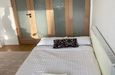 Self-catering fully equipped apartment in Vauxhall - Photo 12