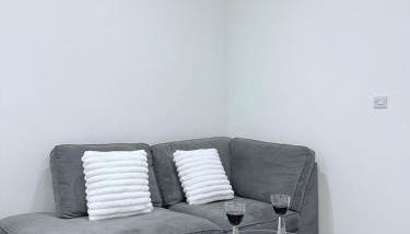 Cosy Corner Cheadle - Photo 4