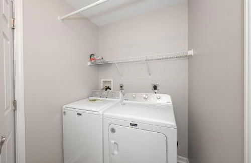 Poolside Paradise Near the Ark - Foto 52