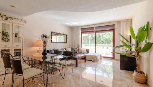 Frontline 2 bed apartment, San Pedro de Alcántara - Photo 4