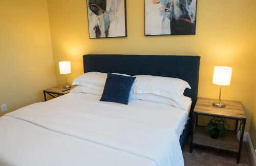 Stunning 3BR Apt, Parking, Full Kitchen, WiFi -H- - Foto 36