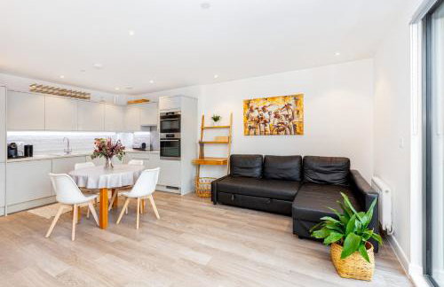 Modern New 2BR wViews & Balcony in Wandsworth - Foto 1