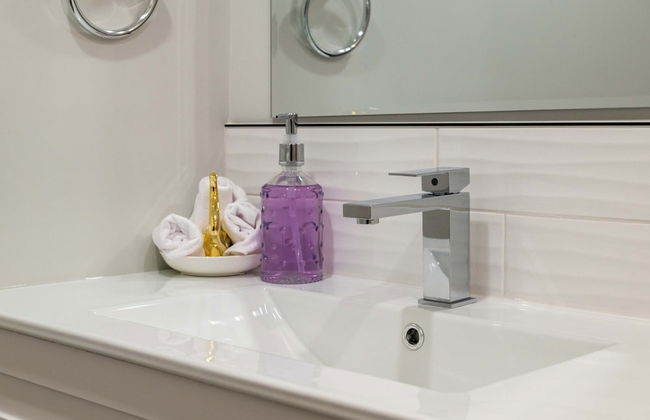 NEW Near Golf Yoga Classes Private Suite Wine - Photo 21