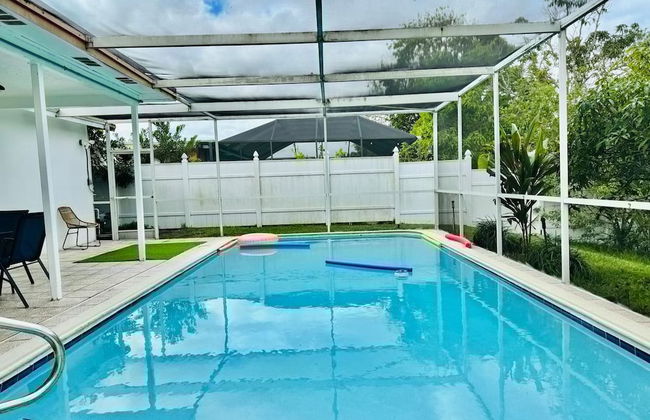 Riverfront King Bed Pool Nearby Beach - Foto 40