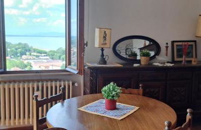 L'incanto del Trasimeno con giardino vista lago nel cuore di Castiglione - Foto 19