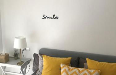 Designer's Flat - 3 Bdrm - Wifi - Best Location - Photo 13