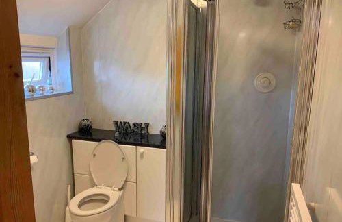 2-Bedroom Cottage with 2 Ensuites - Sleeps 6 Wifi - Foto 29