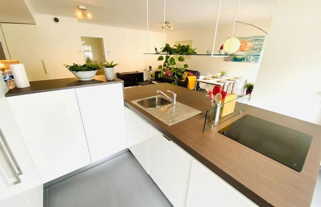 Large 3bedrooms with Terrace and Parking - Photo 11